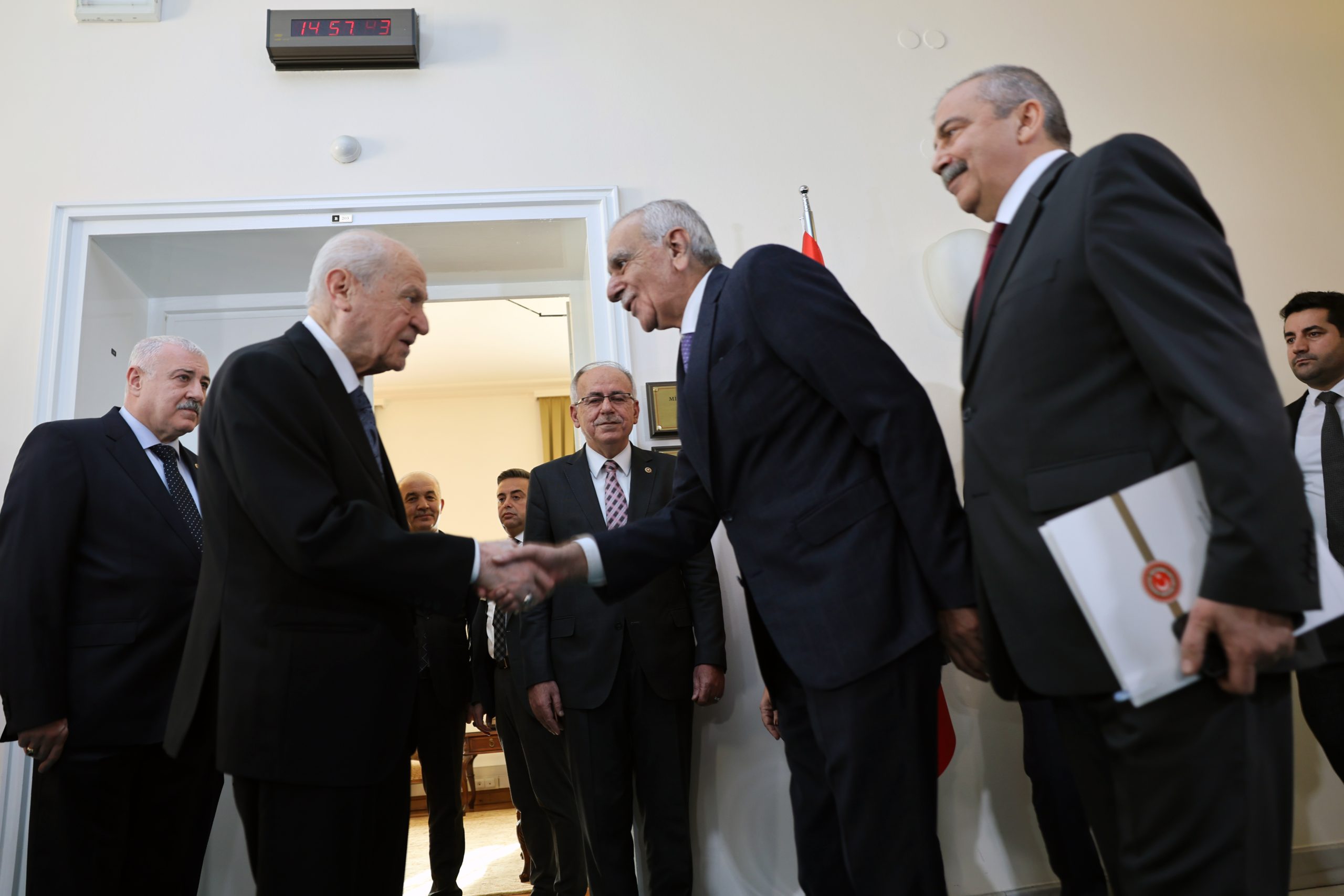 DEM Parti-Bahçeli Görüşmesi Başladı